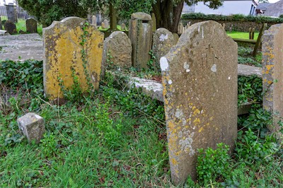 RETURNING TO ST JOHN'S CHURCHYARD [A TALE OF TWO CAMERAS AND A VERY OLD GRAVEYARD]-265225.jpg
