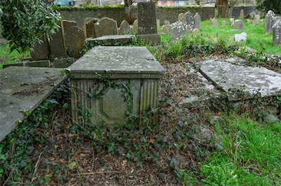 RETURNING TO ST JOHN'S CHURCHYARD [A TALE OF TWO CAMERAS AND A VERY OLD GRAVEYARD]-265229.jpg
