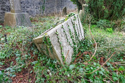 RETURNING TO ST JOHN'S CHURCHYARD [A TALE OF TWO CAMERAS AND A VERY OLD GRAVEYARD]-265232.jpg