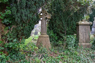 RETURNING TO ST JOHN'S CHURCHYARD [A TALE OF TWO CAMERAS AND A VERY OLD GRAVEYARD]-265238.jpg