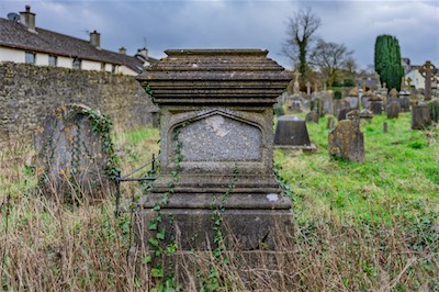 RETURNING TO ST JOHN'S CHURCHYARD [A TALE OF TWO CAMERAS AND A VERY OLD GRAVEYARD]-265239.jpg