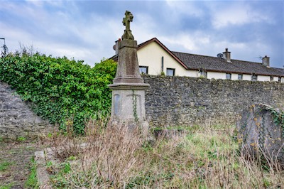 RETURNING TO ST JOHN'S CHURCHYARD [A TALE OF TWO CAMERAS AND A VERY OLD GRAVEYARD]-265240.jpg
