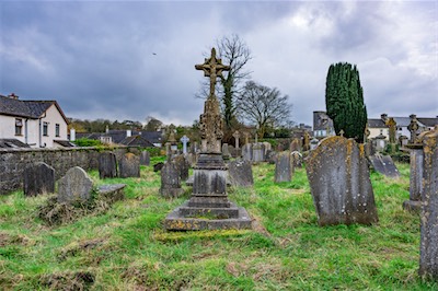 RETURNING TO ST JOHN'S CHURCHYARD [A TALE OF TWO CAMERAS AND A VERY OLD GRAVEYARD]-265242.jpg