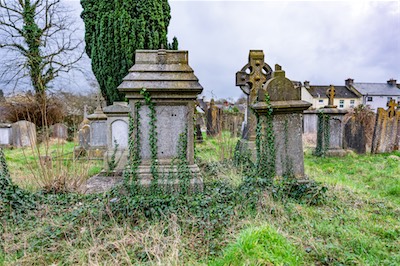 RETURNING TO ST JOHN'S CHURCHYARD [A TALE OF TWO CAMERAS AND A VERY OLD GRAVEYARD]-265248.jpg