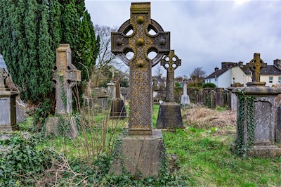 RETURNING TO ST JOHN'S CHURCHYARD [A TALE OF TWO CAMERAS AND A VERY OLD GRAVEYARD]-265250.jpg