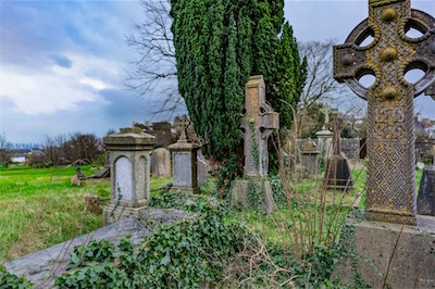 RETURNING TO ST JOHN'S CHURCHYARD [A TALE OF TWO CAMERAS AND A VERY OLD GRAVEYARD]-265252.jpg