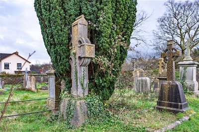 RETURNING TO ST JOHN'S CHURCHYARD [A TALE OF TWO CAMERAS AND A VERY OLD GRAVEYARD]-265253.jpg