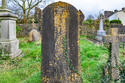 RETURNING TO ST JOHN'S CHURCHYARD [A TALE OF TWO CAMERAS AND A VERY OLD GRAVEYARD]-265256.jpg