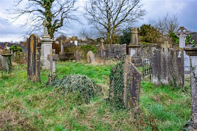 RETURNING TO ST JOHN'S CHURCHYARD [A TALE OF TWO CAMERAS AND A VERY OLD GRAVEYARD]-265262.jpg