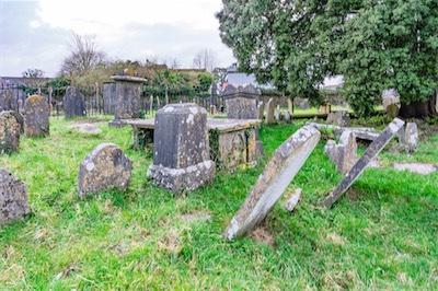 RETURNING TO ST JOHN'S CHURCHYARD [A TALE OF TWO CAMERAS AND A VERY OLD GRAVEYARD]-265268.jpg