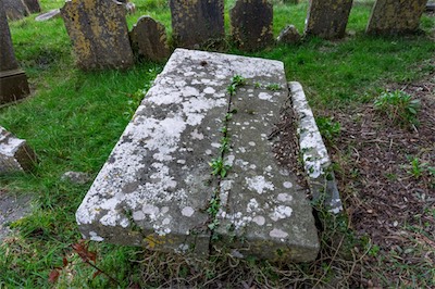 RETURNING TO ST JOHN'S CHURCHYARD [A TALE OF TWO CAMERAS AND A VERY OLD GRAVEYARD]-265269.jpg