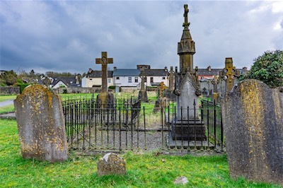 RETURNING TO ST JOHN'S CHURCHYARD [A TALE OF TWO CAMERAS AND A VERY OLD GRAVEYARD]-265276.jpg