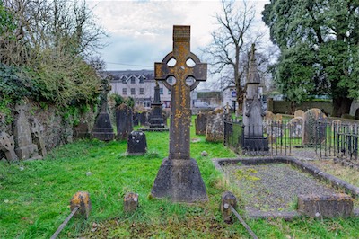 RETURNING TO ST JOHN'S CHURCHYARD [A TALE OF TWO CAMERAS AND A VERY OLD GRAVEYARD]-265278.jpg