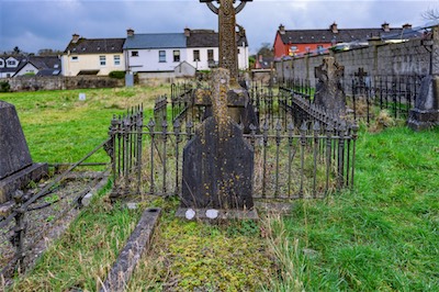 RETURNING TO ST JOHN'S CHURCHYARD [A TALE OF TWO CAMERAS AND A VERY OLD GRAVEYARD]-265280.jpg