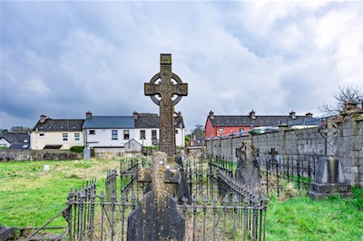 RETURNING TO ST JOHN'S CHURCHYARD [A TALE OF TWO CAMERAS AND A VERY OLD GRAVEYARD]-265281.jpg