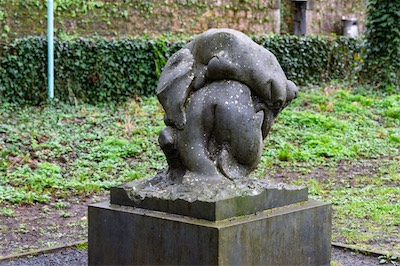 THIS UGLY YOKE IS ACTUALLY A SEMI-ABSTRACT REPRESENTATION OF A RAM [BY IRISH SCULPTOR DICK JOYNT]-265335.jpg