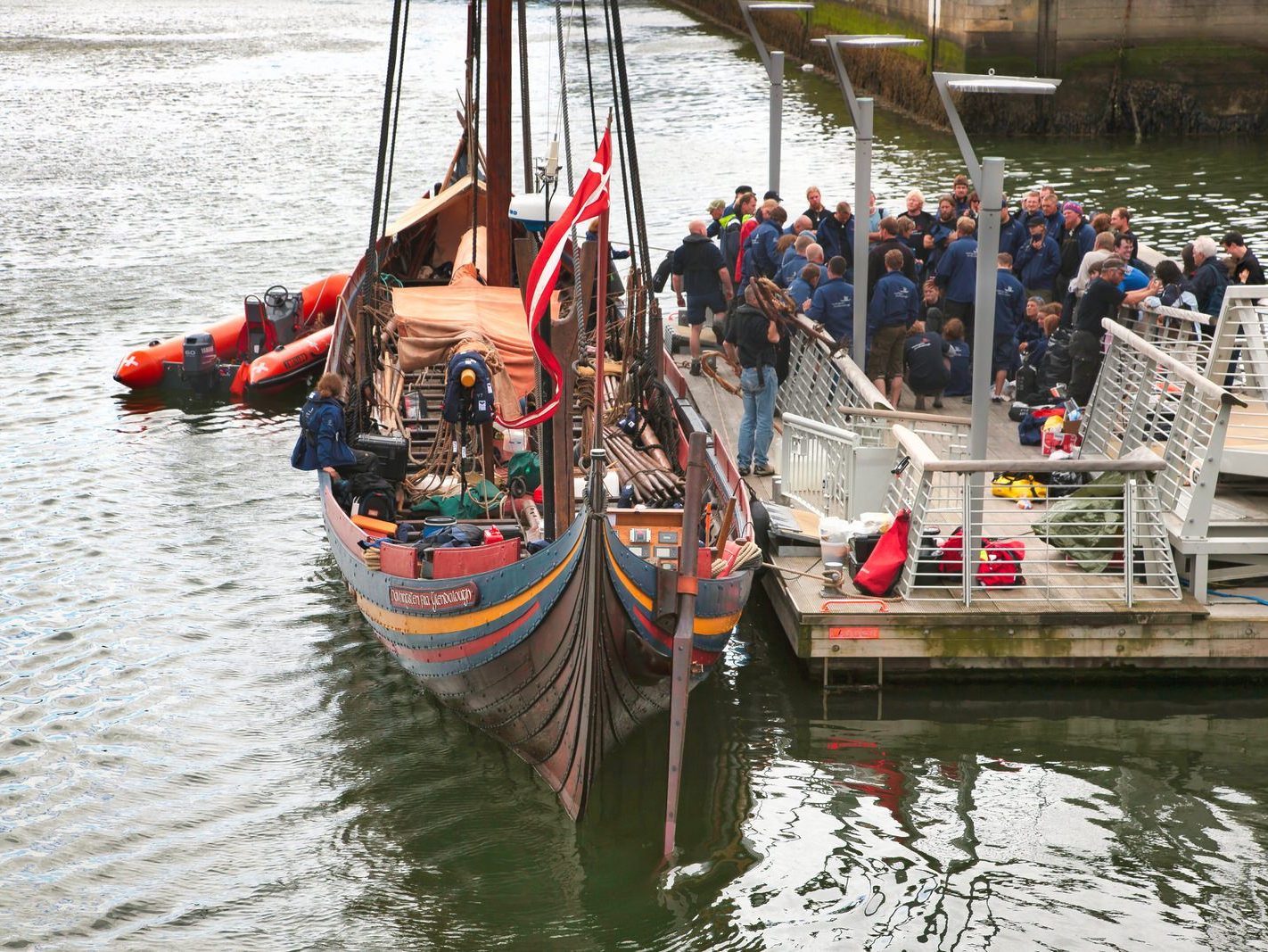THE SEA STALLION FROM GLEANDALOUGH WAS LIFTED INTO THE LIFFEY USING A LARGE CRANE 009