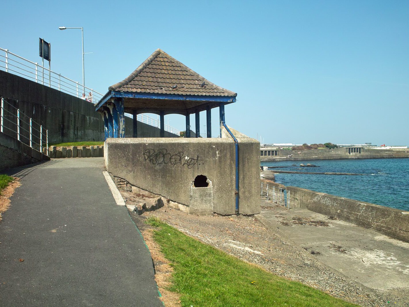 I DISCOVERED MALLIN TRAIN STATION [WHEN I VISITED DUN LAOGHAIRE IN 2008]-236188-1