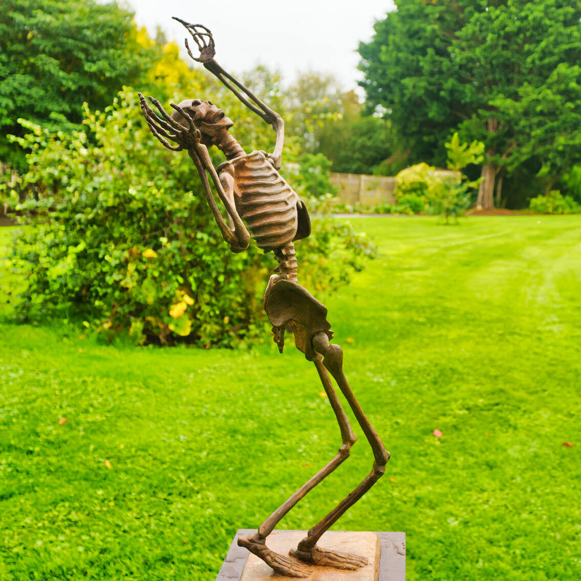 DANSE MACABRE BY JESSICA CHECKLEY [CATALOGUE ITEM 025 SCULPTURE IN CONTEXT 2023] 001