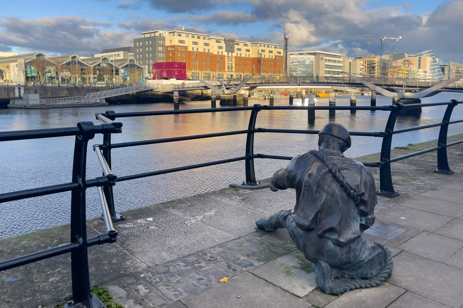 THE LINESMAN SCULPTURE BY DONY MacMANUS [LOCATED ON CITY QUAY - DUBLIN DOCKLANDS]-225484-1