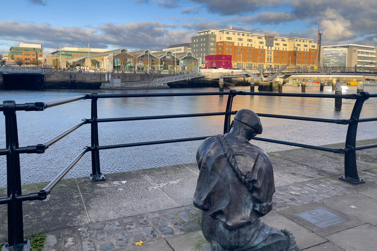 THE LINESMAN SCULPTURE BY DONY MacMANUS [LOCATED ON CITY QUAY - DUBLIN DOCKLANDS]-225485-1
