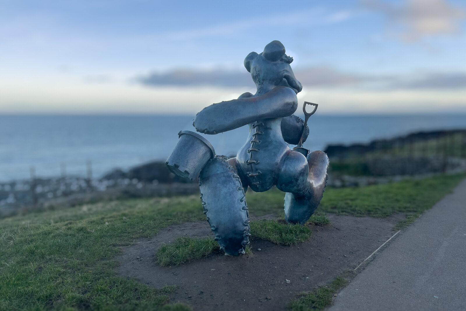 MY OLD FRIEND THE BEACH BEAR [A BEAR WITH ATTITUDE ON HIS WAY TO THE BEACH IN GREYSTONES]-225939-1