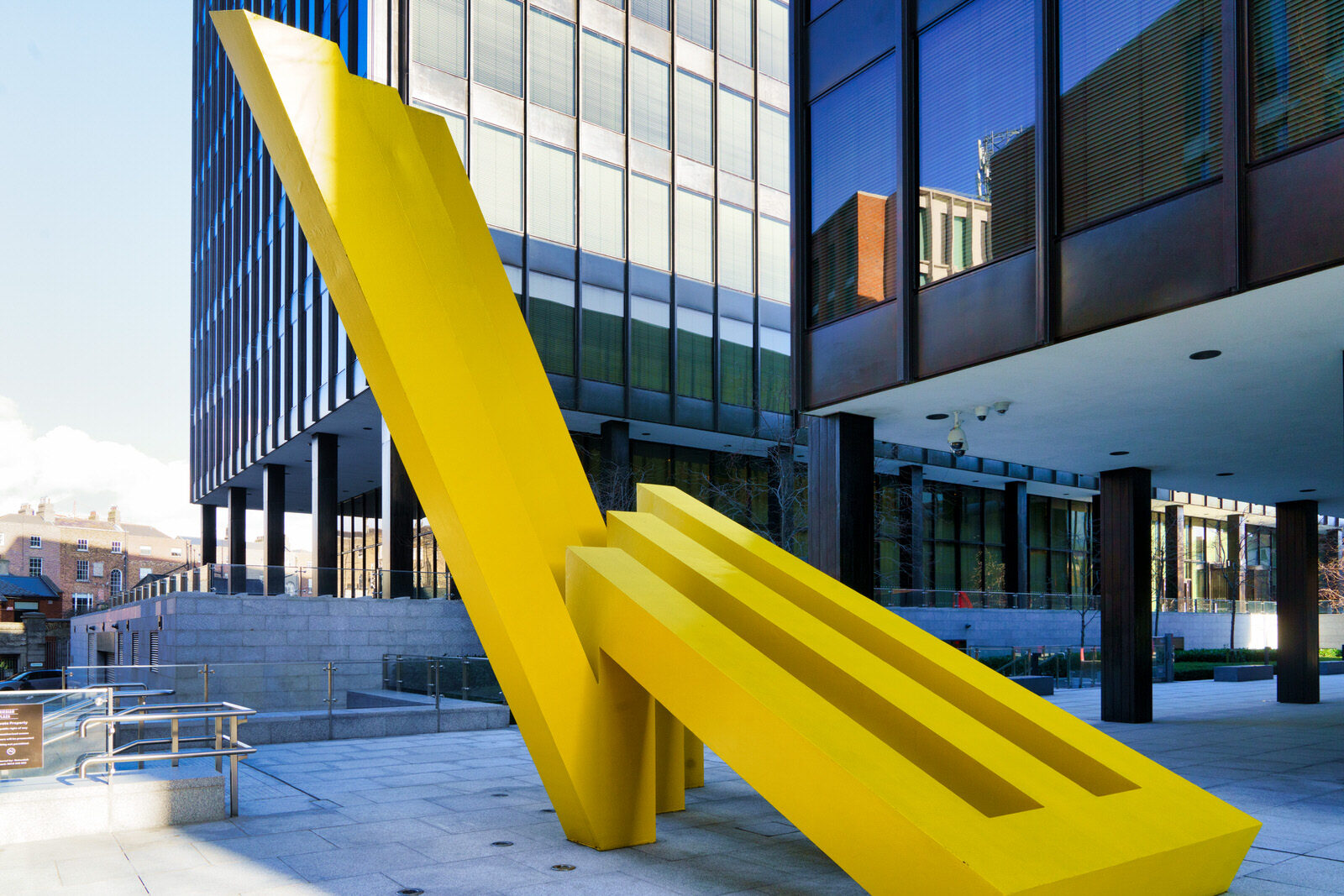 SCULPTURE BY MICHAEL BULFIN AT MIESIAN PLAZA [YELLOW STEEL GEOMETRIC REFLECTIONS]-227859-1