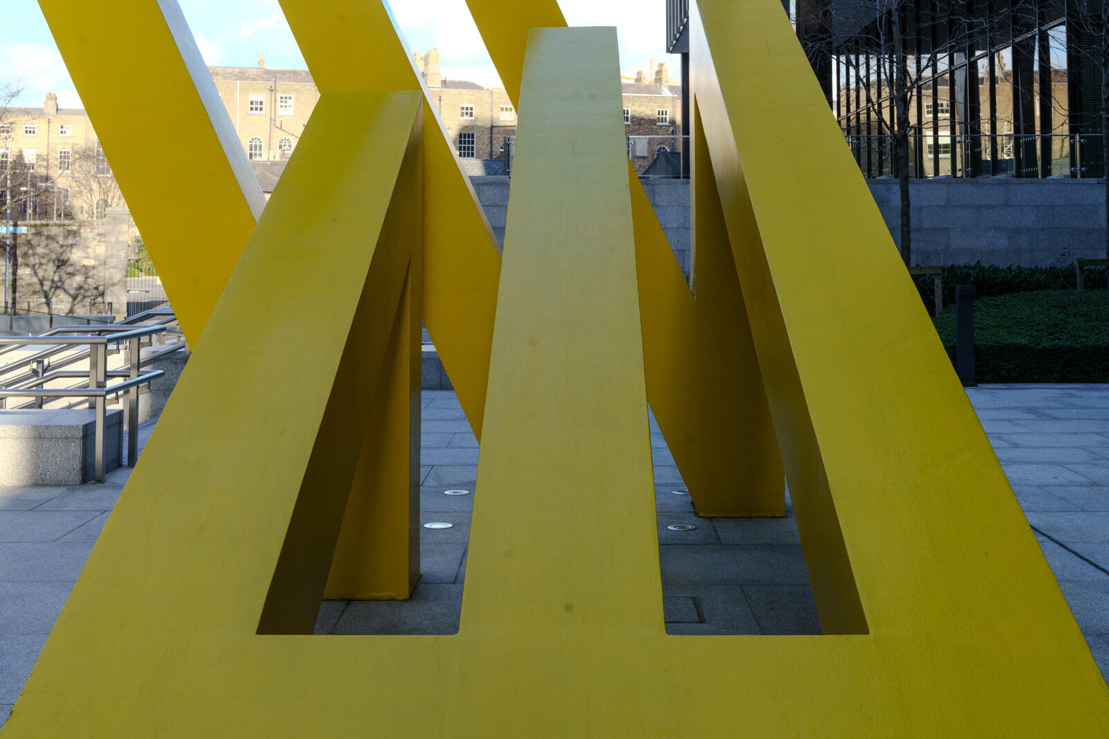SCULPTURE BY MICHAEL BULFIN AT MIESIAN PLAZA [YELLOW STEEL GEOMETRIC REFLECTIONS]-227861-1