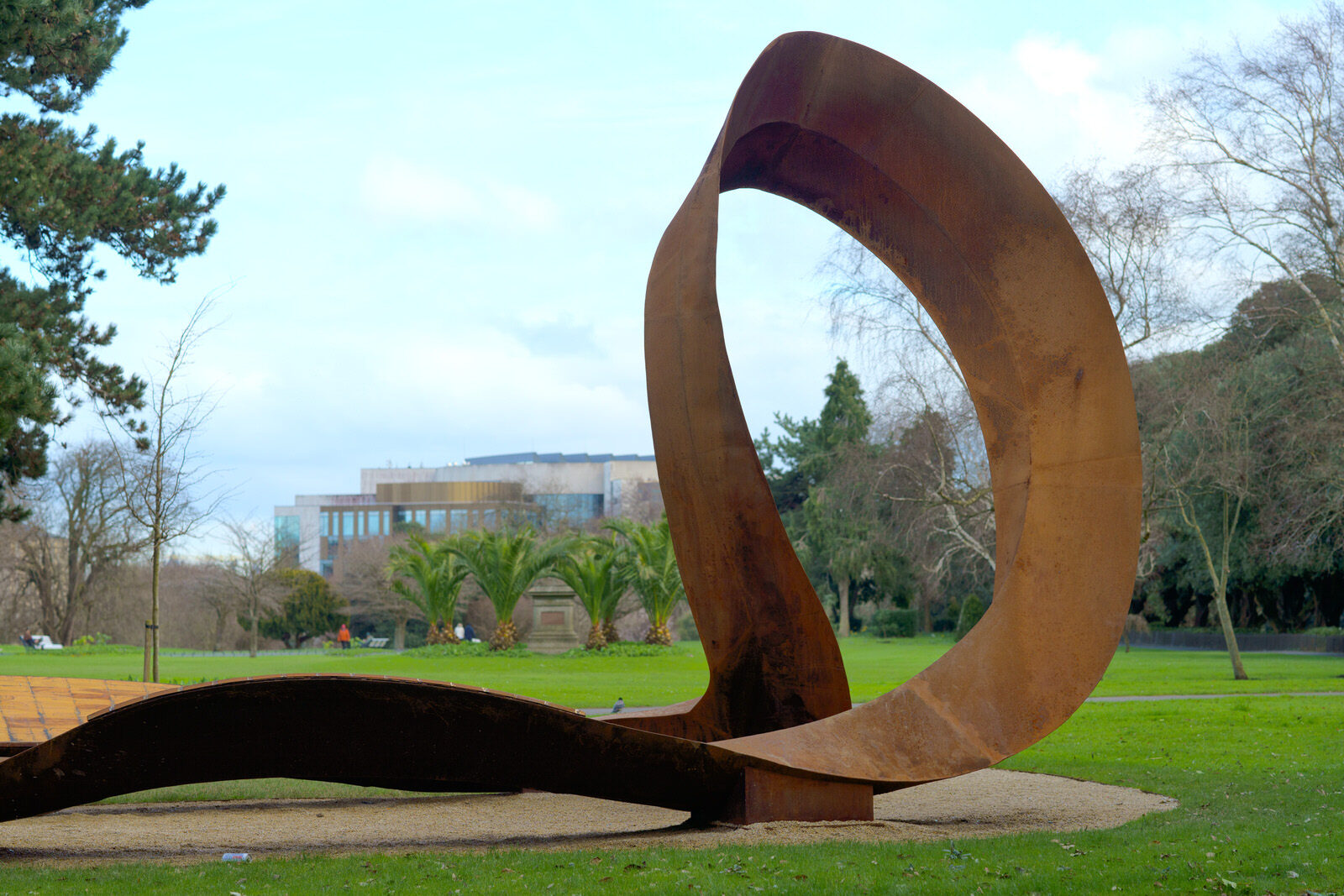 THE CONCRETE SHELTER AND THE CORTEN STEEL SCULPTURE [EMBRACED LOOP BY ANAISA FRANCO]-228490-1