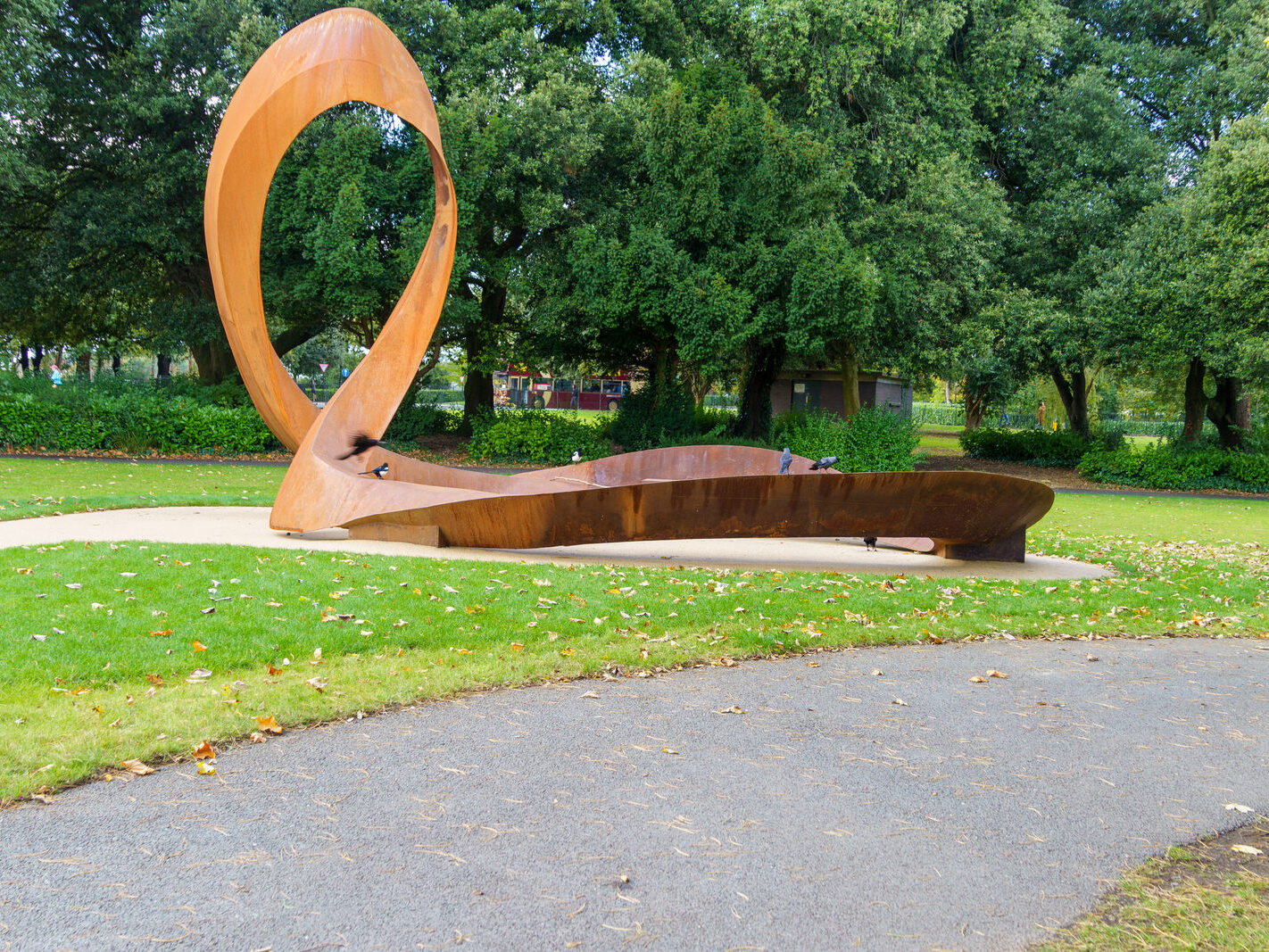 EMBRACED LOOP [CORTEN STEEL SCULPTURE BY ANAISA FRANCO]-242373-1