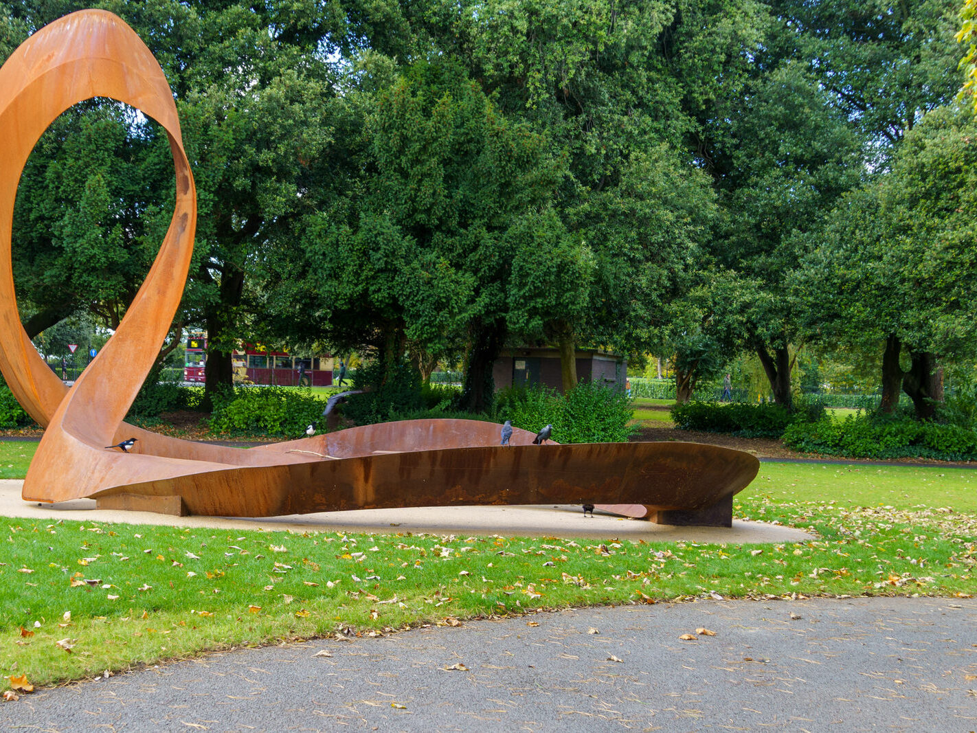 EMBRACED LOOP [CORTEN STEEL SCULPTURE BY ANAISA FRANCO]-242374-1