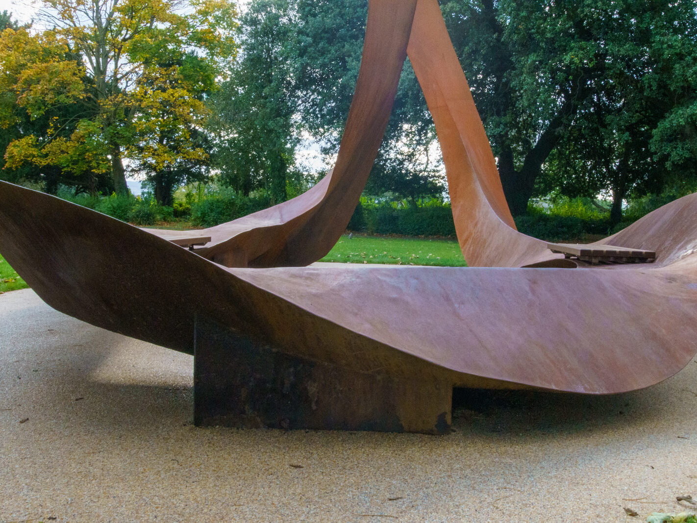 EMBRACED LOOP [CORTEN STEEL SCULPTURE BY ANAISA FRANCO]-242378-1