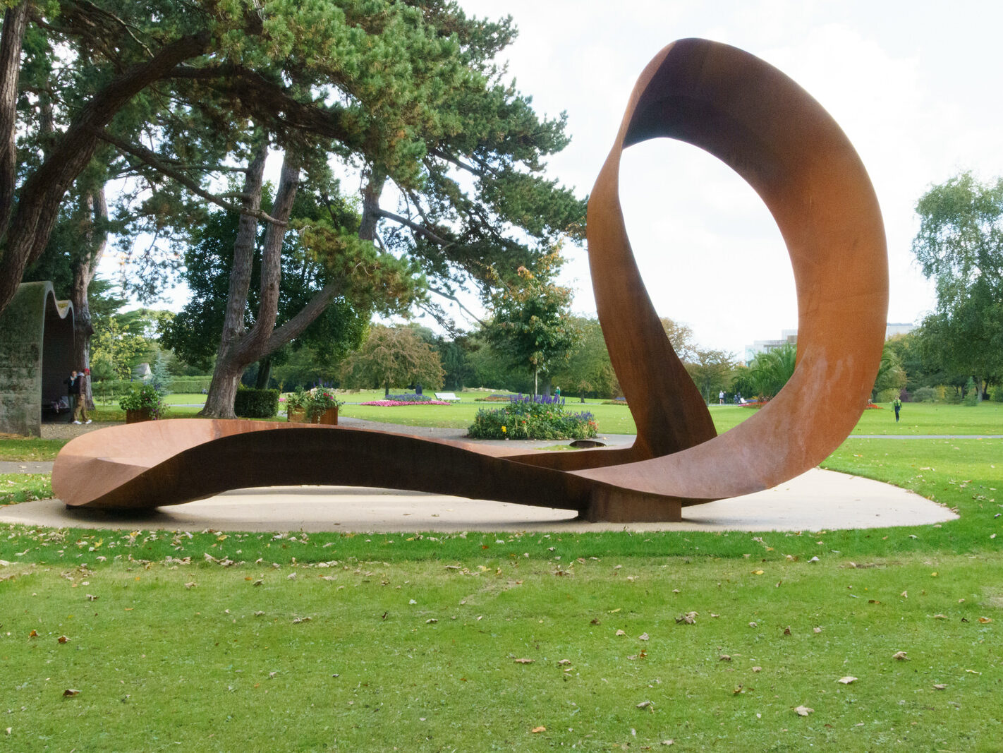 EMBRACED LOOP [CORTEN STEEL SCULPTURE BY ANAISA FRANCO]-242381-1