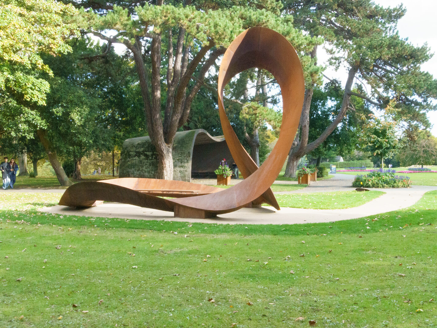 EMBRACED LOOP [CORTEN STEEL SCULPTURE BY ANAISA FRANCO]-242382-1