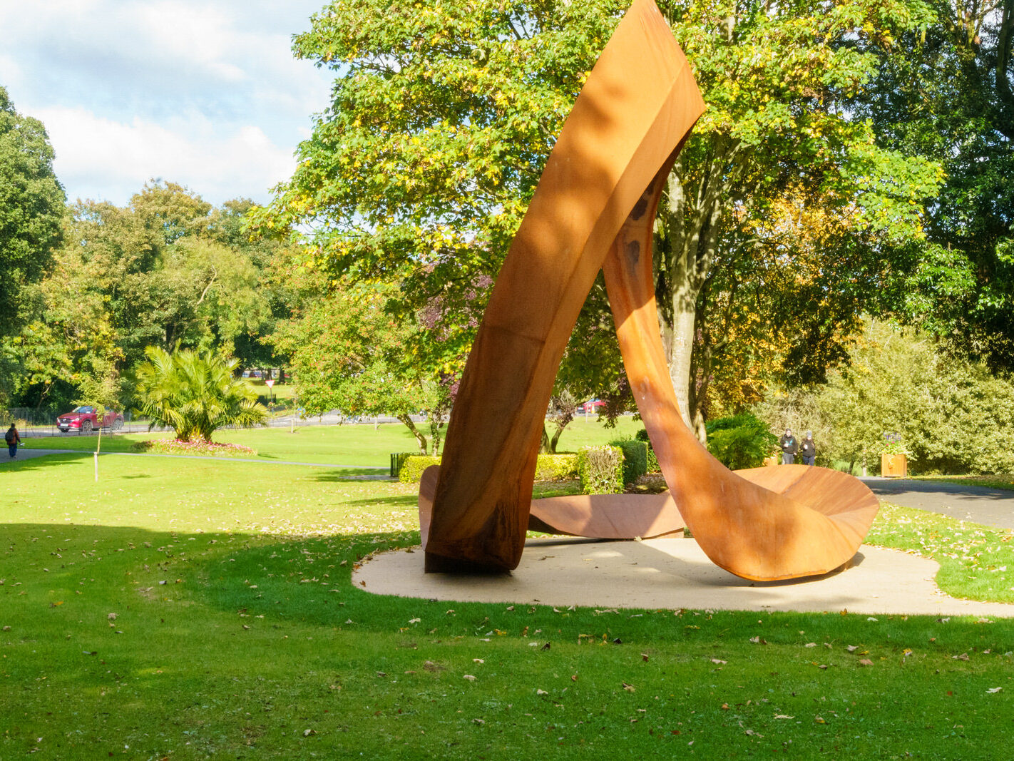 EMBRACED LOOP [CORTEN STEEL SCULPTURE BY ANAISA FRANCO]-242385-1