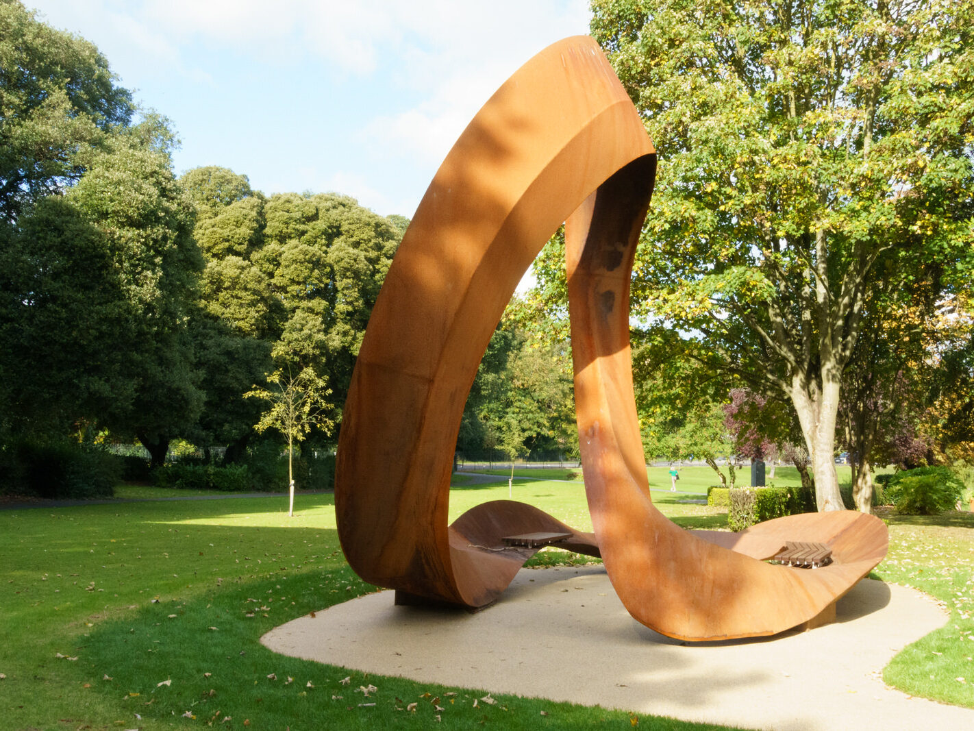 EMBRACED LOOP [CORTEN STEEL SCULPTURE BY ANAISA FRANCO]-242390-1