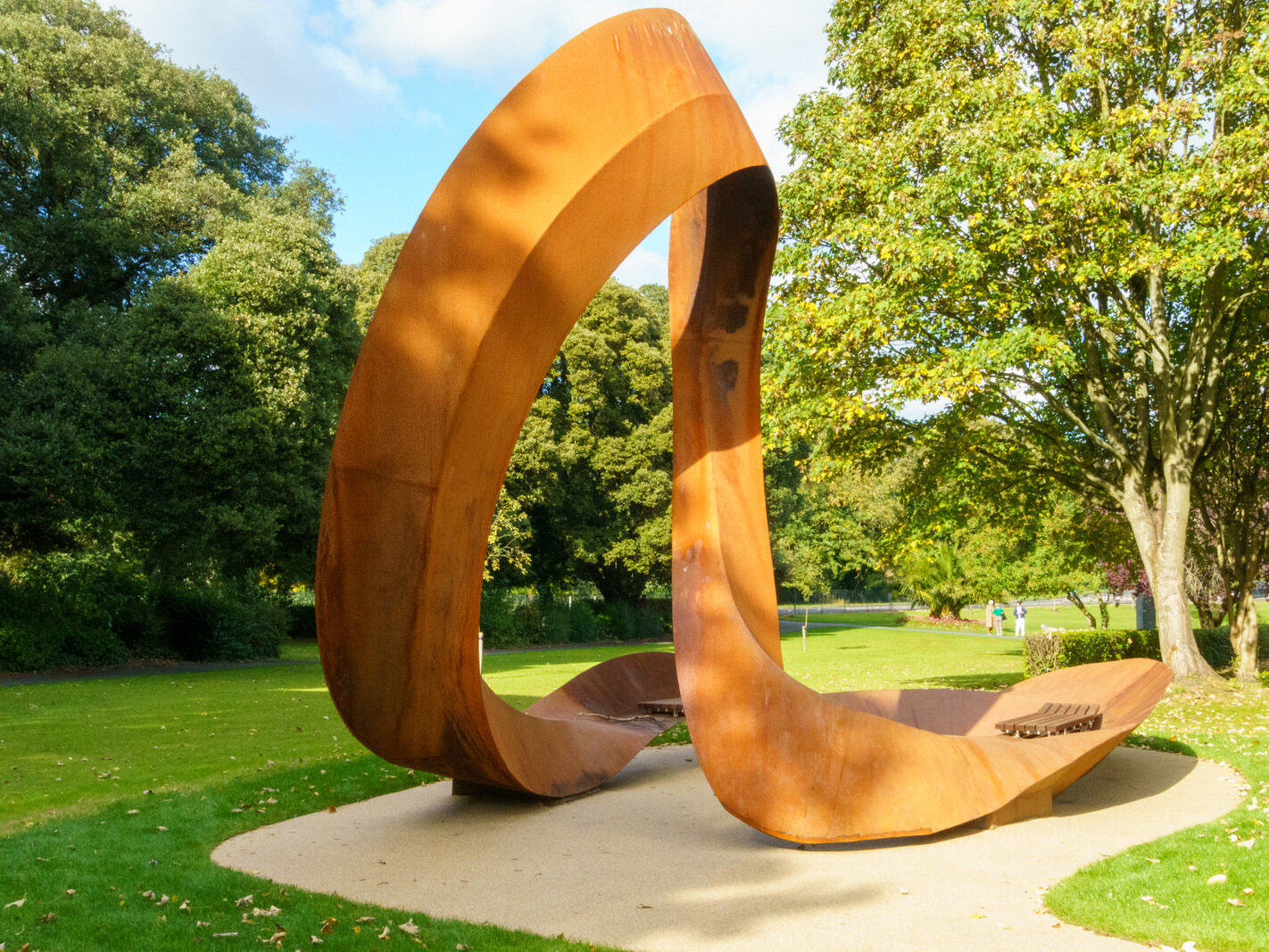 EMBRACED LOOP [CORTEN STEEL SCULPTURE BY ANAISA FRANCO]-242391-1