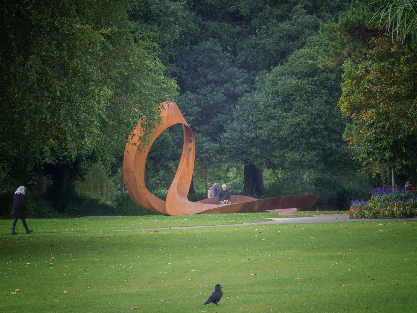 EMBRACED LOOP [CORTEN STEEL SCULPTURE BY ANAISA FRANCO]-242393-1