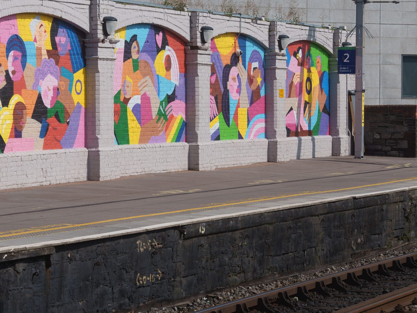 MURALS AT TARA STREET STATION [I IMMEDIATELY KNEW THAT THIS ART WAS BY CLAIRE PROUVOST] 002