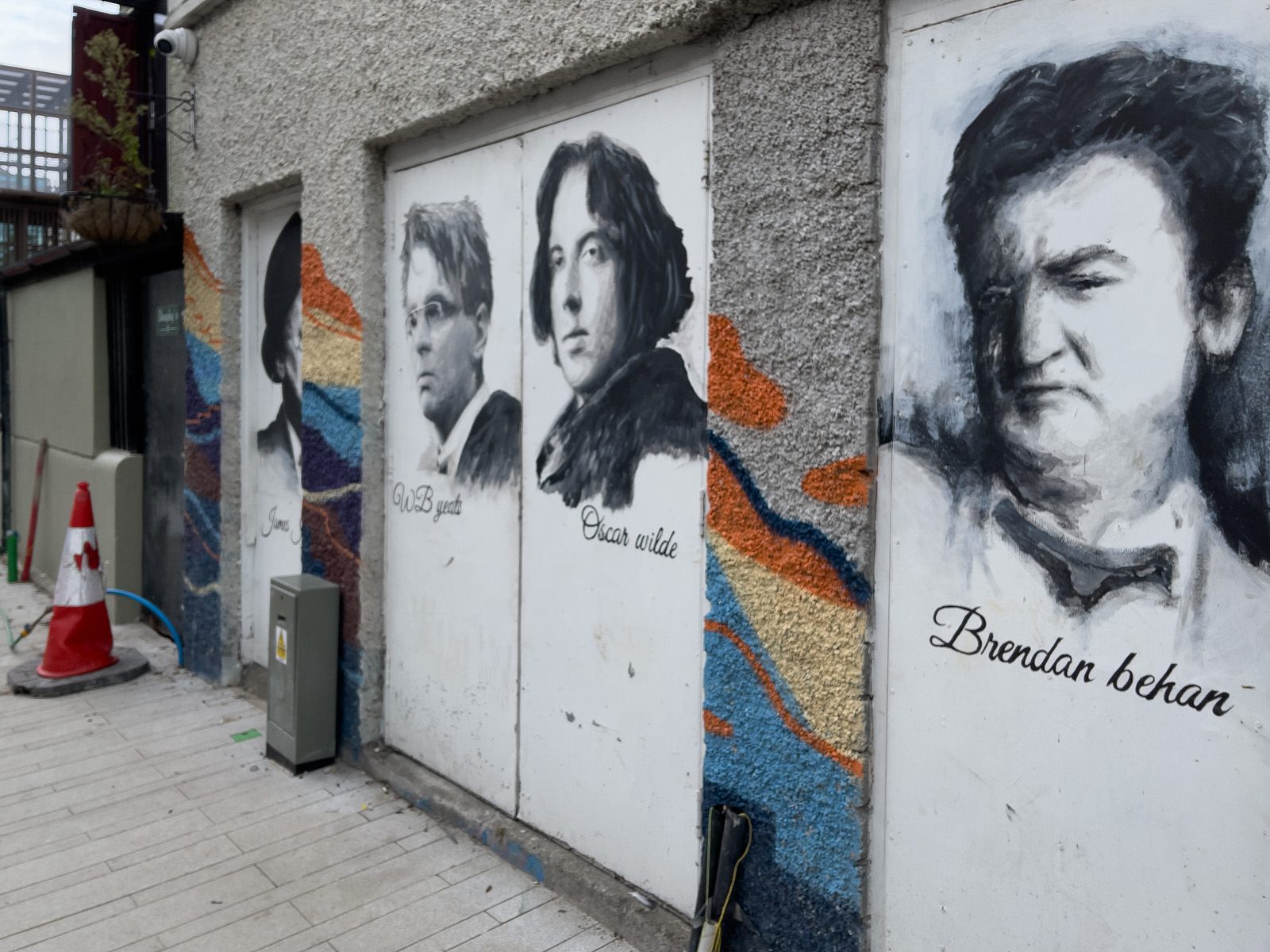 MURALS IN DUN LAOGHAIRE [SECOND SELECTION OF RANDOM IMAGES - ANSEO STREET ART PROJECT] 015