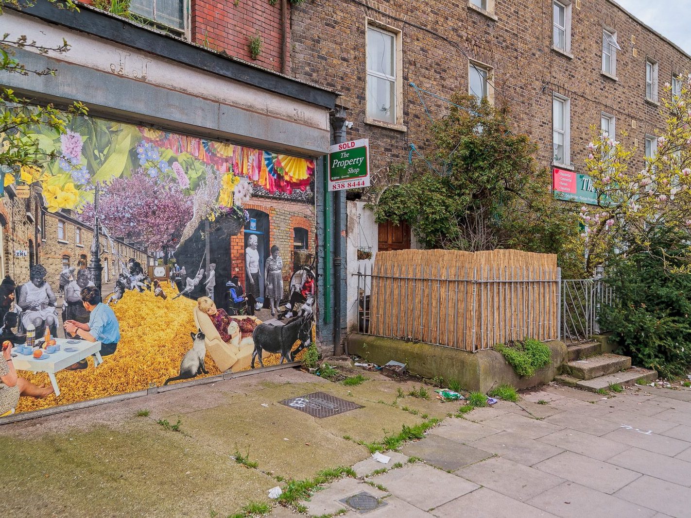 DEFACED ARTWORK AND MURAL AT 30 MANOR STREET [LOCALLY KNOWN AS THE PIGEON HOUSE]-223834-1