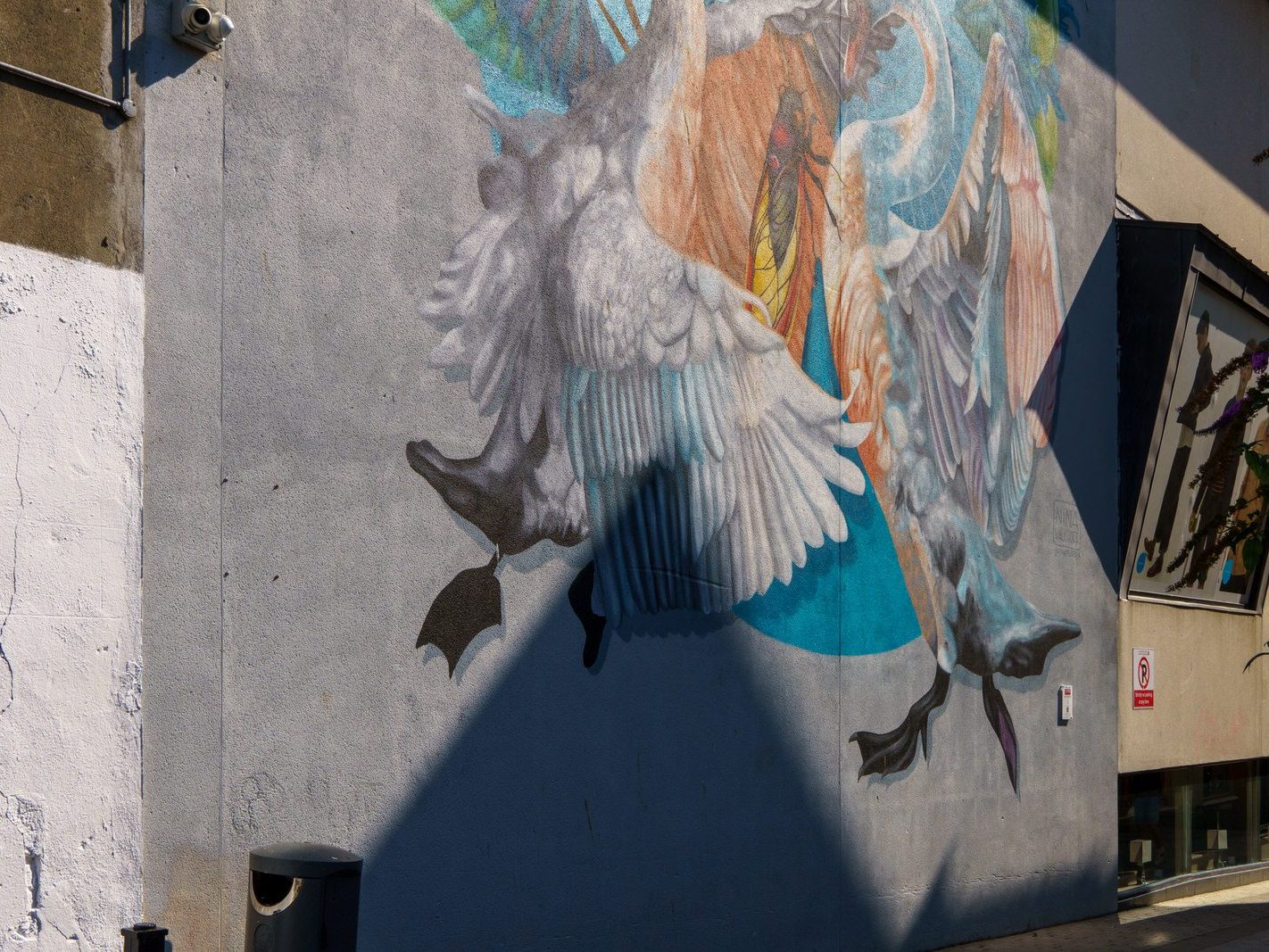 ETAIN IS A MURAL BY NINA VALKHOFF [AT MEAT MARKET LANE IN DROGHEDA]-239866-1