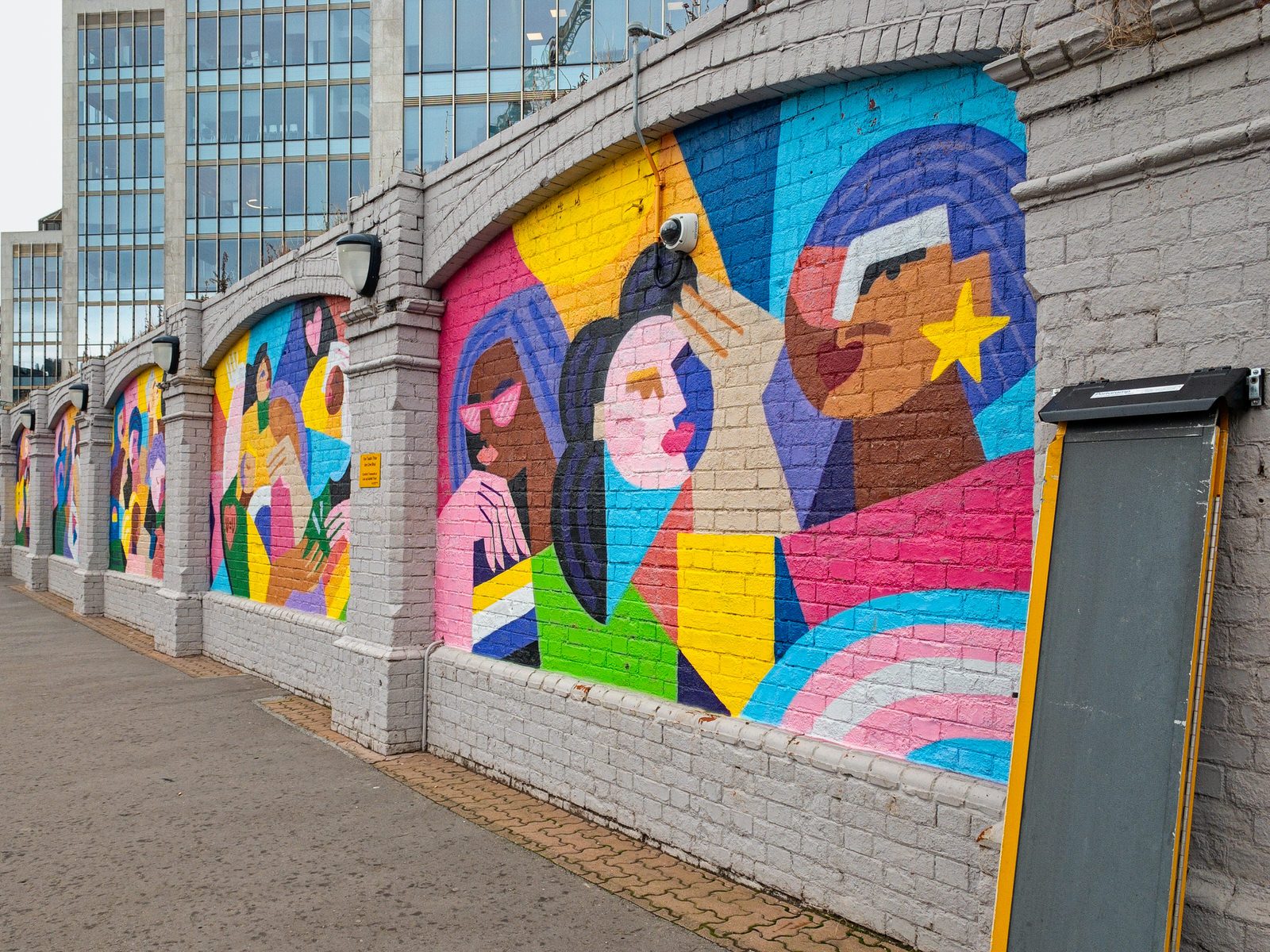 MURALS BY CLAIRE PROUVOST AT TARA STREET DART STATION [HALLOWEEN 2024]-244277-1