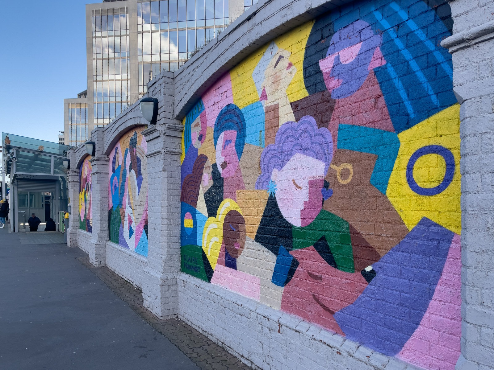 THE MURALS BY CLAIRE PROUVOST AT TARA STREET DART STATION [8 DECEMBER 2024]-245230-1