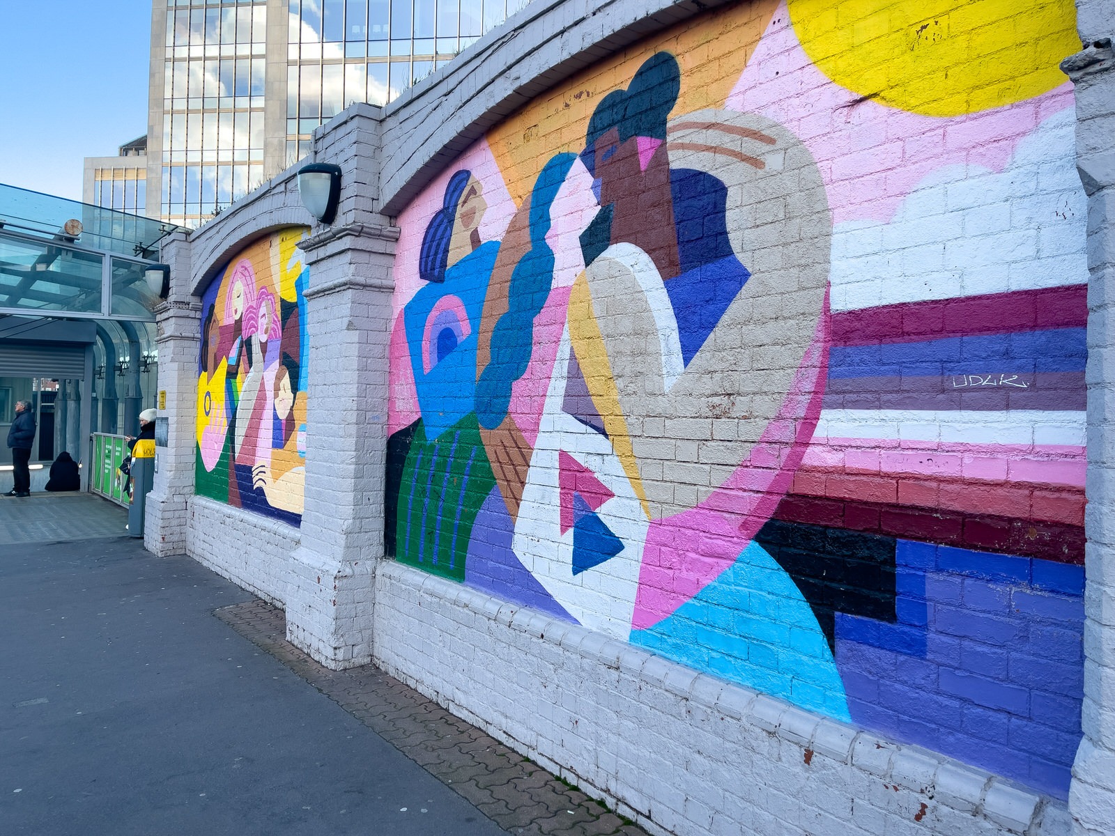 THE MURALS BY CLAIRE PROUVOST AT TARA STREET DART STATION [8 DECEMBER 2024]-245231-1