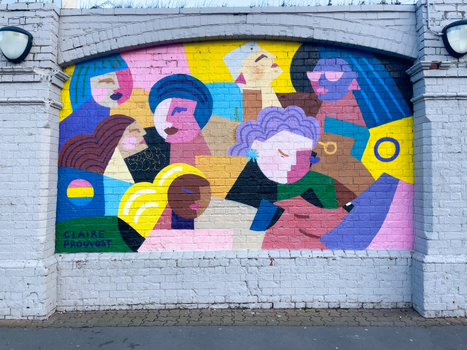 THE MURALS BY CLAIRE PROUVOST AT TARA STREET DART STATION [8 DECEMBER 2024]-245233-1