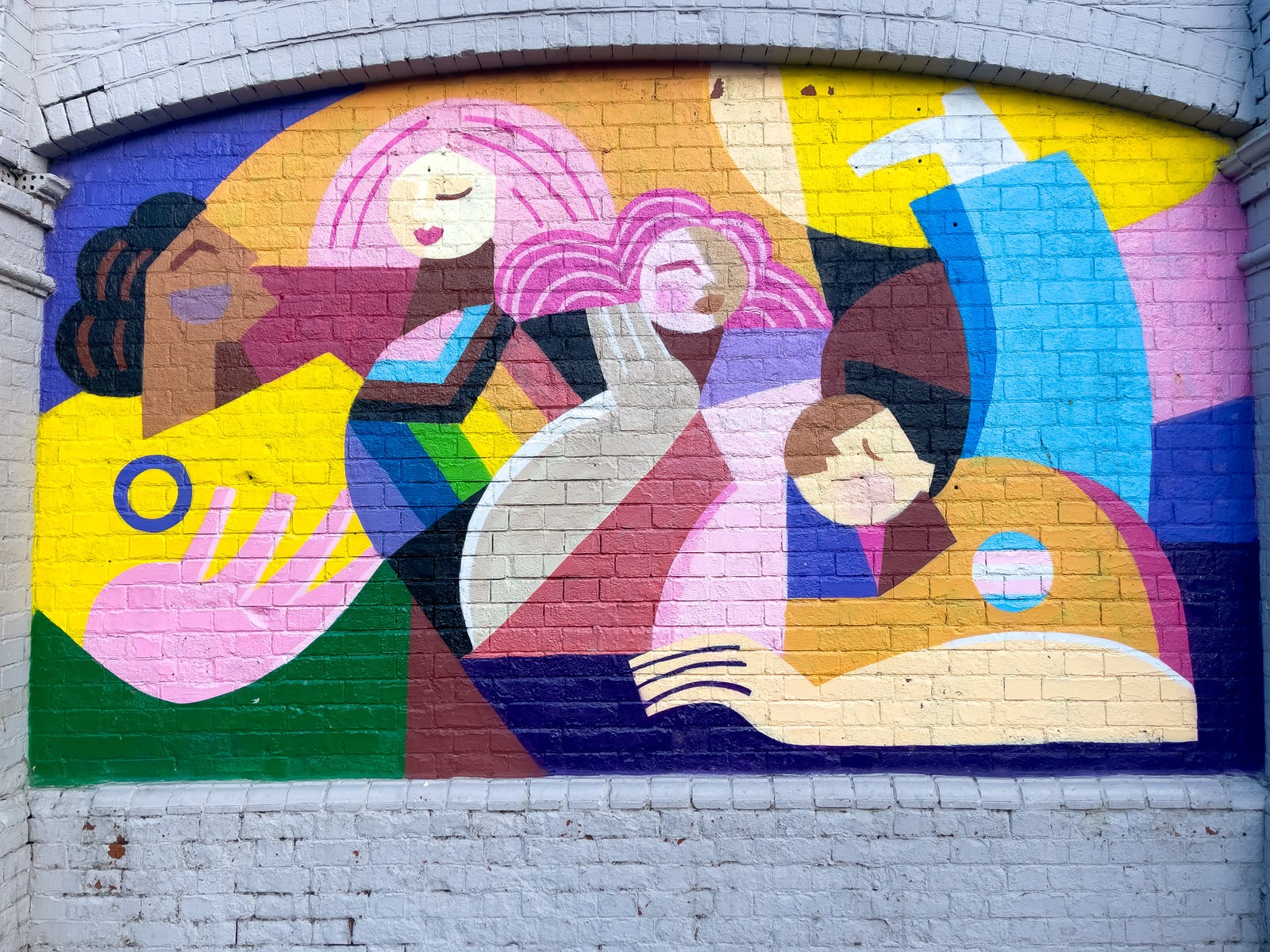 THE MURALS BY CLAIRE PROUVOST AT TARA STREET DART STATION [8 DECEMBER 2024]-245234-1