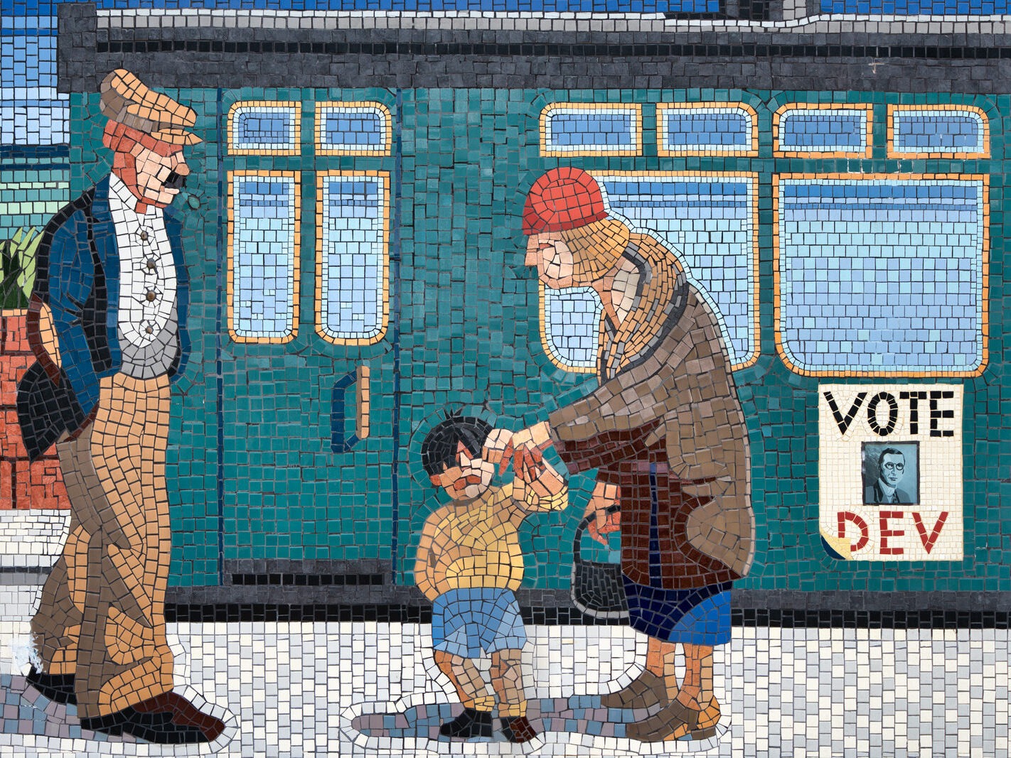 THE MURALS AND MOSAICS AT BRAY DALY TRAIN STATION [PHOTOGRAPHED 7 MAY 2025]-250702-1
