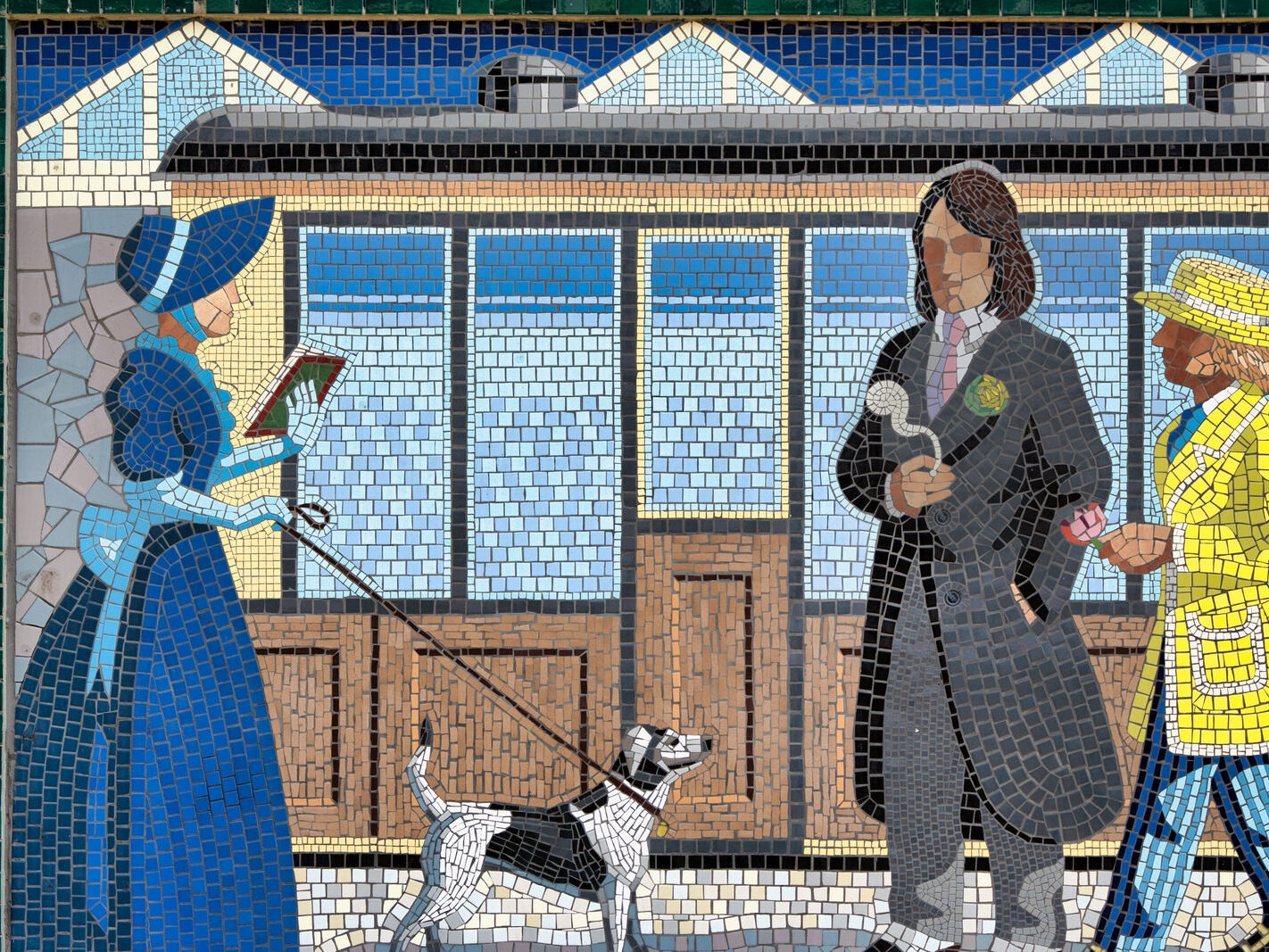 THE MURALS AND MOSAICS AT BRAY DALY TRAIN STATION [PHOTOGRAPHED 7 MAY 2025]-250705-1