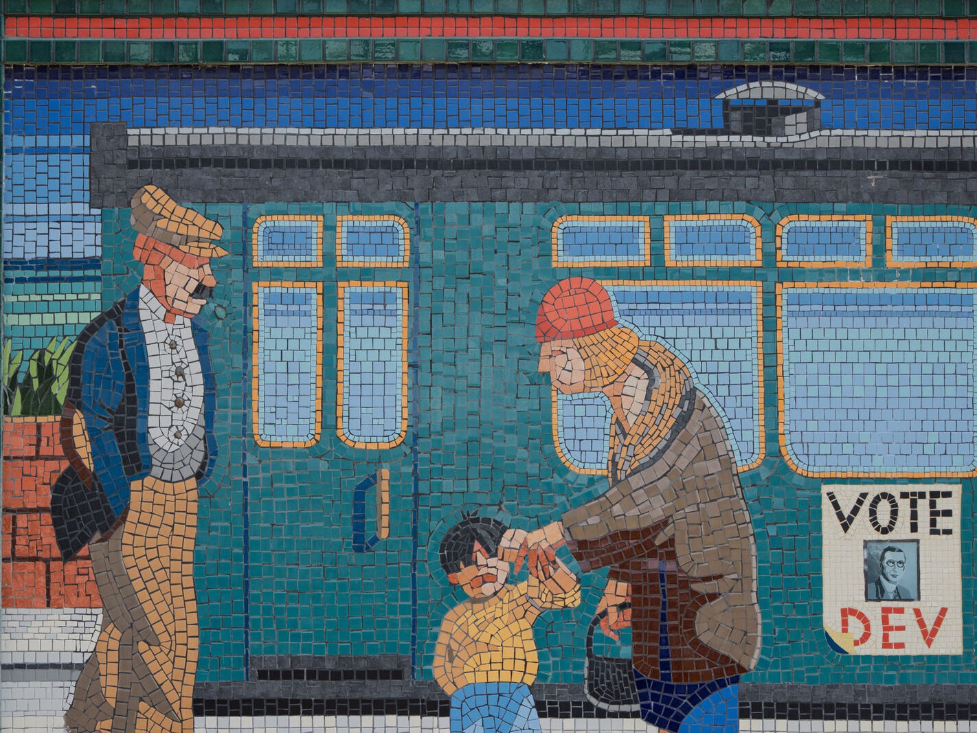 THE MURALS AND MOSAICS AT BRAY DALY TRAIN STATION [PHOTOGRAPHED 7 MAY 2025]-250709-1